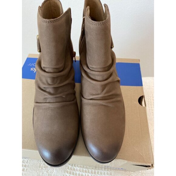 Clarks Charlten Rosa Women's Boots Mushroom Nubuck : 12 B - Medium, NIB - Picture 13 of 16